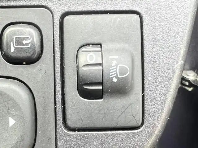 トヨタ アクア G 秋田県 2015(平27)年 5.7万km ダークバイオレットマイカメタリック 純正SDナビ（DVD/CD再生可能）/フルセグ/バックカメラ/アイドリングストップ/プッシュスタート/クルーズコントロール追従走行なし/車両接近通報装置/ステアリングスイッチ/前席シートヒーター/ビルトインETC/社外15インチアルミ（夏タイヤ装着）/スマートキー/純正フロアマット/社外ドアバイザー/オートライト/オートエアコン/パワーステアリング/パワーウィンドウ/ヘッドライトレベライザー/横滑り防止/寒冷地仕様/電動格納ウィンカーミラー/保証書/取扱説明書/記録簿/スペアキー×１