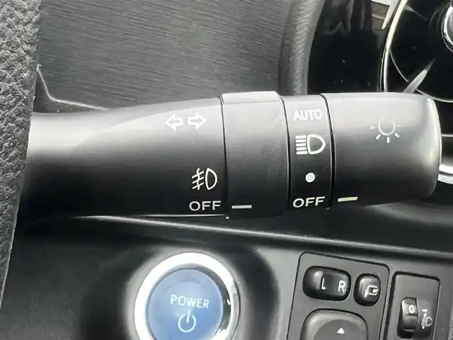 トヨタ アクア G 秋田県 2015(平27)年 5.7万km ダークバイオレットマイカメタリック 純正SDナビ（DVD/CD再生可能）/フルセグ/バックカメラ/アイドリングストップ/プッシュスタート/クルーズコントロール追従走行なし/車両接近通報装置/ステアリングスイッチ/前席シートヒーター/ビルトインETC/社外15インチアルミ（夏タイヤ装着）/スマートキー/純正フロアマット/社外ドアバイザー/オートライト/オートエアコン/パワーステアリング/パワーウィンドウ/ヘッドライトレベライザー/横滑り防止/寒冷地仕様/電動格納ウィンカーミラー/保証書/取扱説明書/記録簿/スペアキー×１