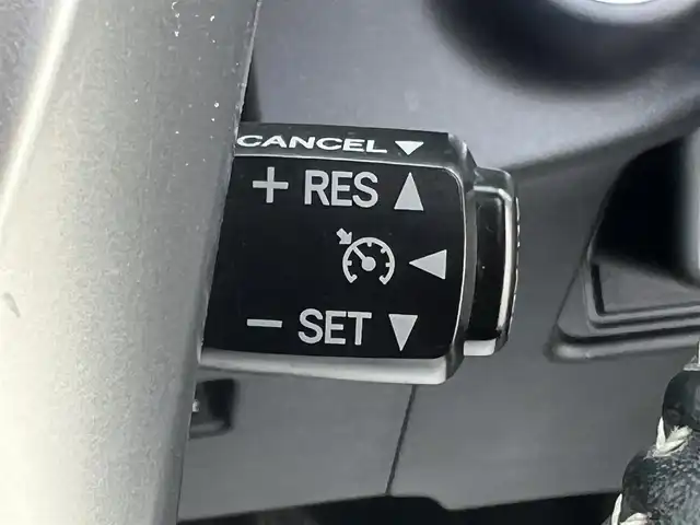 トヨタ アクア G 秋田県 2015(平27)年 5.7万km ダークバイオレットマイカメタリック 純正SDナビ（DVD/CD再生可能）/フルセグ/バックカメラ/アイドリングストップ/プッシュスタート/クルーズコントロール追従走行なし/車両接近通報装置/ステアリングスイッチ/前席シートヒーター/ビルトインETC/社外15インチアルミ（夏タイヤ装着）/スマートキー/純正フロアマット/社外ドアバイザー/オートライト/オートエアコン/パワーステアリング/パワーウィンドウ/ヘッドライトレベライザー/横滑り防止/寒冷地仕様/電動格納ウィンカーミラー/保証書/取扱説明書/記録簿/スペアキー×１