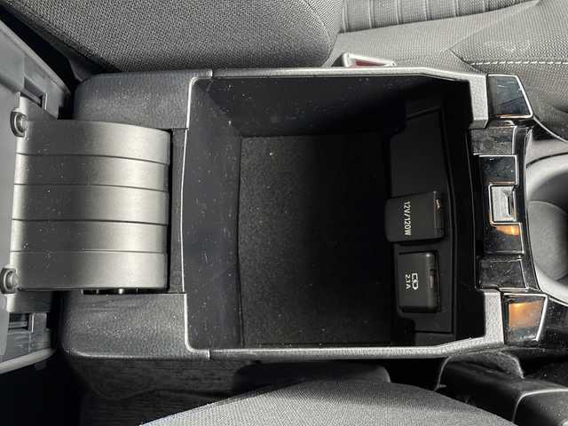 トヨタ カローラ スポーツ ハイブリッドG 静岡県 2019(令1)年 6.6万km アティチュードブラックマイカ /純正ナビ/地デジTV//純正CD/DVD/Bluetooth//バックカメラ//セーフティセンス//オートハイビーム//LEDヘッドライト//ビルトインETC//社外16インチAW//スマートキー