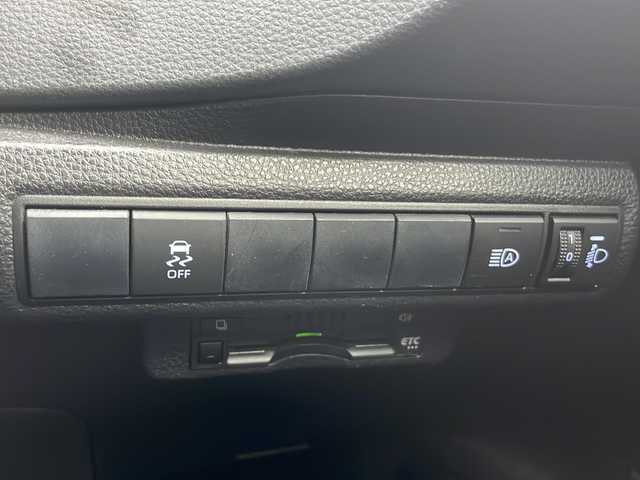 トヨタ カローラ スポーツ ハイブリッドG 静岡県 2019(令1)年 6.6万km アティチュードブラックマイカ /純正ナビ/地デジTV//純正CD/DVD/Bluetooth//バックカメラ//セーフティセンス//オートハイビーム//LEDヘッドライト//ビルトインETC//社外16インチAW//スマートキー