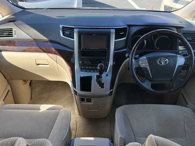 トヨタ アルファード 240G 長野県 2012(平24)年 11.5万km ブラック 禁煙車/4WD/社外ナビ（CD/DVD/フルセグTV）/バックカメラ/ビルトインETC/アルパインフリップダウンモニター/両側パワースライドドア/前席パワーシート（運転席メモリー機能付）/クルーズコントロール/ウッドコンビステアリング/ステアリングスイッチ/スマートキー/Pスタート/電動格納ミラー/純正18インチAW/純正フロアマット