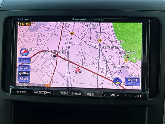 トヨタ アルファード 240G 埼玉県 2012(平24)年 11.5万km ブラック (株)IDOMが運営する【じしゃロン熊谷店】の自社ローン専用車両になりますこちらは現金またはオートローンご利用時の価格です。自社ローンご希望の方は別途その旨お申付け下さい/社外HDDナビ　CN-HW860D/　CD/DVD/DTV/バックカメラ/ビルトインETC/アルパイン製フリップダウンモニター/両側パワースライドドア/前席パワーシート（運転席メモリー機能付）/４WD/クルーズコントロール/ウッドコンビステアリング/ステアリングスイッチ/スマートキー/純正18インチAW/純正フロアマット