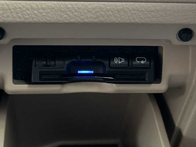 トヨタ アルファード 240G 埼玉県 2012(平24)年 11.5万km ブラック (株)IDOMが運営する【じしゃロン熊谷店】の自社ローン専用車両になりますこちらは現金またはオートローンご利用時の価格です。自社ローンご希望の方は別途その旨お申付け下さい/社外HDDナビ　CN-HW860D/　CD/DVD/DTV/バックカメラ/ビルトインETC/アルパイン製フリップダウンモニター/両側パワースライドドア/前席パワーシート（運転席メモリー機能付）/４WD/クルーズコントロール/ウッドコンビステアリング/ステアリングスイッチ/スマートキー/純正18インチAW/純正フロアマット