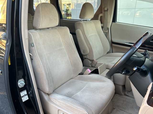 トヨタ アルファード 240G 埼玉県 2012(平24)年 11.5万km ブラック (株)IDOMが運営する【じしゃロン熊谷店】の自社ローン専用車両になりますこちらは現金またはオートローンご利用時の価格です。自社ローンご希望の方は別途その旨お申付け下さい/社外HDDナビ　CN-HW860D/　CD/DVD/DTV/バックカメラ/ビルトインETC/アルパイン製フリップダウンモニター/両側パワースライドドア/前席パワーシート（運転席メモリー機能付）/４WD/クルーズコントロール/ウッドコンビステアリング/ステアリングスイッチ/スマートキー/純正18インチAW/純正フロアマット