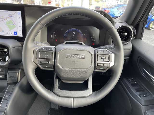 トヨタ ランドクルーザー ２５０ VX 東京都 2025(令7)年 0.5万km プラチナホワイトパールマイカ ワンオーナー/モデリスタインテリアイルミネーション/モデリスタシグネチャーイルミブレード/モデリスタフロントアンダーカバー/モデリスタフロントバンパーガード/モデリスタリヤバンパーガーニッシュ/モデリスタオーバーフェンダー/レインクリアリングブルーミラー/ムーンルーフ/純正12.3インチディスプレイオーディオ/パノラミックビューモニター/デジタルインナーミラー/ブラック革シート/パワーシート/ベンチレーション/パワーバックドア/LEDヘッドライト/LEDフォグランプ/プリクラッシュセーフティ/レーントレーシングアシスト/レーンディパーチャーアラート/レーダークルーズコントロール/オートマチックハイビーム/ロードサインアシスト/ブラインドスポットモニター/前後ドライブレコーダー/純正18インチアルミホイール/ビルトインETC2.0/ステアリングヒーター/ステアリングスイッチ/革巻きステアリングホイール/プッシュスタート/スマートキー/スペアキー/電動オート格納ミラー/LEDウインカーミラー/保証書