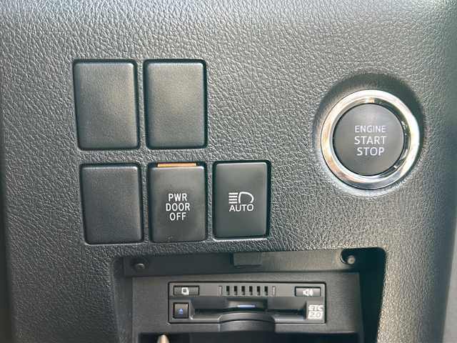 トヨタ アルファード S タイプゴールド 兵庫県 2021(令3)年 4.7万km ホワイトパールクリスタルシャイン ワンオーナー/7人乗り/純正9インチナビ/バックカメラ/純正フリップダウンモニター/セーフティセンス/レーダークルーズコントロール/インテリジェントクリアランスソナー/OP/デジタルインナーミラー/ブラインドスポットモニター/リアクロストラフィックオートブレーキ/3眼LEDヘッドランプ/LEDコーナリングランプ/シーケンシャルターンランプ/パワーバックドア/両側パワースライドドア/ETC2.0/応急用タイヤ/合皮ハーフレザーシート/保証書/取説/スペアキー1本