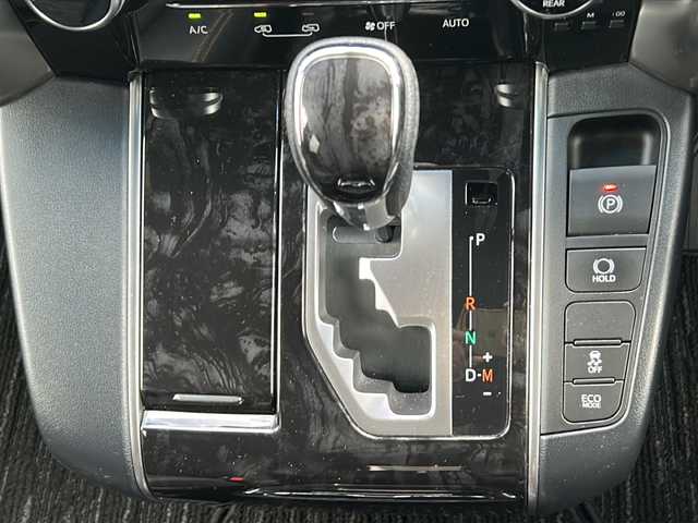 トヨタ アルファード S タイプゴールド 兵庫県 2021(令3)年 4.7万km ホワイトパールクリスタルシャイン ワンオーナー/7人乗り/純正9インチナビ/バックカメラ/純正フリップダウンモニター/セーフティセンス/レーダークルーズコントロール/インテリジェントクリアランスソナー/OP/デジタルインナーミラー/ブラインドスポットモニター/リアクロストラフィックオートブレーキ/3眼LEDヘッドランプ/LEDコーナリングランプ/シーケンシャルターンランプ/パワーバックドア/両側パワースライドドア/ETC2.0/応急用タイヤ/合皮ハーフレザーシート/保証書/取説/スペアキー1本