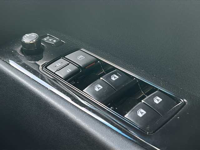 トヨタ アルファード S タイプゴールド 兵庫県 2021(令3)年 4.7万km ホワイトパールクリスタルシャイン ワンオーナー/7人乗り/純正9インチナビ/バックカメラ/純正フリップダウンモニター/セーフティセンス/レーダークルーズコントロール/インテリジェントクリアランスソナー/OP/デジタルインナーミラー/ブラインドスポットモニター/リアクロストラフィックオートブレーキ/3眼LEDヘッドランプ/LEDコーナリングランプ/シーケンシャルターンランプ/パワーバックドア/両側パワースライドドア/ETC2.0/応急用タイヤ/合皮ハーフレザーシート/保証書/取説/スペアキー1本