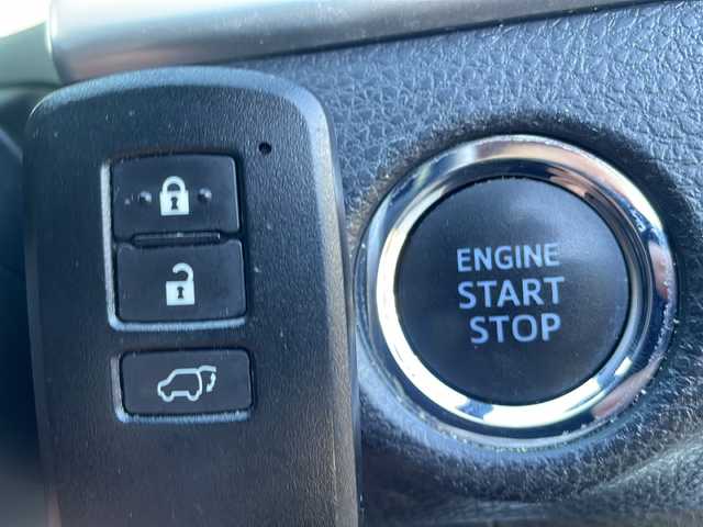 トヨタ ハリアー プログレス メタル&レザーP 鹿児島県 2019(平31)年 7.5万km 白 サンルーフ/JBLサウンド/パワーバックドア/前後ドライブレコーダー/純正ナビ/全方位バックカメラ/ETC/本革シート/パワーシート/衝突被害軽減装置/横滑り防止装置/盗難防止装置/レーンキープアシスト/オートライト/コーナーセンサー/スペアキー