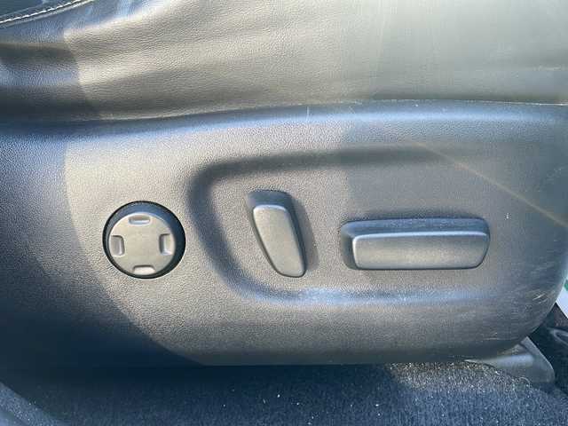 トヨタ ハリアー プログレス メタル&レザーP 鹿児島県 2019(平31)年 7.5万km 白 サンルーフ/JBLサウンド/パワーバックドア/前後ドライブレコーダー/純正ナビ/全方位バックカメラ/ETC/本革シート/パワーシート/衝突被害軽減装置/横滑り防止装置/盗難防止装置/レーンキープアシスト/オートライト/コーナーセンサー/スペアキー