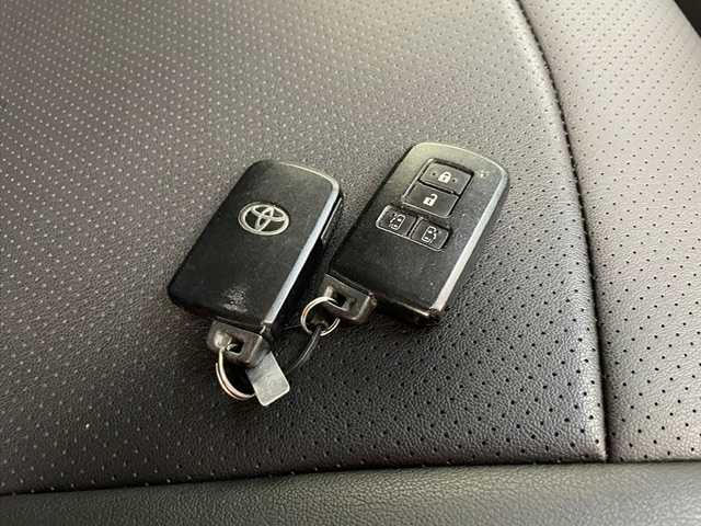 トヨタ ヴェルファイア Z 兵庫県 2018(平30)年 8.1万km ホワイトパールクリスタルシャイン 純正SDナビ(CD/DVD/Bluetooth/フルセグ)/バックカメラ/両側パワースライドドア/追従型クルーズコントロール/前後コーナーセンサー/レーンキープアシスト/オートライト/オートマチックハイビーム/LEDヘッドライト/純正18インチアルミホイール/純正フロアマット/ドライブレコーダー/電子パーキングブレーキ/ブレーキホールド/ETC2.0