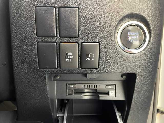 トヨタ ヴェルファイア Z 兵庫県 2018(平30)年 8.1万km ホワイトパールクリスタルシャイン 純正SDナビ(CD/DVD/Bluetooth/フルセグ)/バックカメラ/両側パワースライドドア/追従型クルーズコントロール/前後コーナーセンサー/レーンキープアシスト/オートライト/オートマチックハイビーム/LEDヘッドライト/純正18インチアルミホイール/純正フロアマット/ドライブレコーダー/電子パーキングブレーキ/ブレーキホールド/ETC2.0