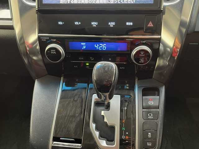 トヨタ ヴェルファイア Z 兵庫県 2018(平30)年 8.1万km ホワイトパールクリスタルシャイン 純正SDナビ(CD/DVD/Bluetooth/フルセグ)/バックカメラ/両側パワースライドドア/追従型クルーズコントロール/前後コーナーセンサー/レーンキープアシスト/オートライト/オートマチックハイビーム/LEDヘッドライト/純正18インチアルミホイール/純正フロアマット/ドライブレコーダー/電子パーキングブレーキ/ブレーキホールド/ETC2.0