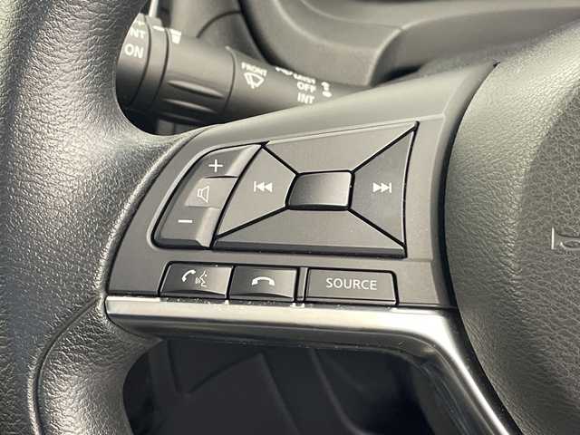 日産 ノート 鹿児島県 2019(令1)年 1.2万km ブリリアントホワイトパール 純正SDナビ/（フルセグ/Bluetooth/CD/DVD)/テレビキャンセラー/アラウンドビューモニター/ビルドインETC/バックカメラ/前方ドライブレコーダー/レーンキープアシスト/衝突軽減ブレーキ/純正フロアマット/純正アームレスト/前後コーナーセンサー/コーナーポール/ドアバイザー/スペアキー1本/アイドリングストップ/保証書/取扱説明書