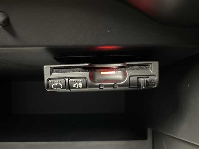 日産 ノート 鹿児島県 2019(令1)年 1.2万km ブリリアントホワイトパール 純正SDナビ/（フルセグ/Bluetooth/CD/DVD)/テレビキャンセラー/アラウンドビューモニター/ビルドインETC/バックカメラ/前方ドライブレコーダー/レーンキープアシスト/衝突軽減ブレーキ/純正フロアマット/純正アームレスト/前後コーナーセンサー/コーナーポール/ドアバイザー/スペアキー1本/アイドリングストップ/保証書/取扱説明書