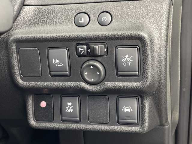 日産 ノート 鹿児島県 2019(令1)年 1.2万km ブリリアントホワイトパール 純正SDナビ/（フルセグ/Bluetooth/CD/DVD)/テレビキャンセラー/アラウンドビューモニター/ビルドインETC/バックカメラ/前方ドライブレコーダー/レーンキープアシスト/衝突軽減ブレーキ/純正フロアマット/純正アームレスト/前後コーナーセンサー/コーナーポール/ドアバイザー/スペアキー1本/アイドリングストップ/保証書/取扱説明書