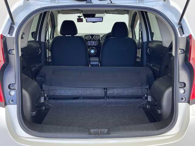 日産 ノート 鹿児島県 2019(令1)年 1.2万km ブリリアントホワイトパール 純正SDナビ/（フルセグ/Bluetooth/CD/DVD)/テレビキャンセラー/アラウンドビューモニター/ビルドインETC/バックカメラ/前方ドライブレコーダー/レーンキープアシスト/衝突軽減ブレーキ/純正フロアマット/純正アームレスト/前後コーナーセンサー/コーナーポール/ドアバイザー/スペアキー1本/アイドリングストップ/保証書/取扱説明書