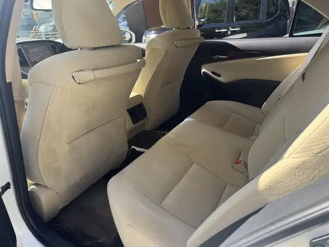 トヨタ クラウン ロイヤル ロイヤルサルーン 兵庫県 2013(平25)年 12.8万km ホワイトパールクリスタルシャイン (株)IDOMが運営する【じしゃロン西宮店】の自社ローン専用車両になります。こちらは現金またはオートローンご利用時の価格です。自社ローンご希望の方は別途その旨お申付け下さい/プッシュスタート/スマートキー/MTモード付AT /パワーシート/パワーステアリング/パワーウィンドウ/ETCビルトイン/純正ナビ/Bluetooth/バックカメラ/フルセグTV/クルーズコントロール/リアサンシェード/コーナーセンサー前後/電格ミラー