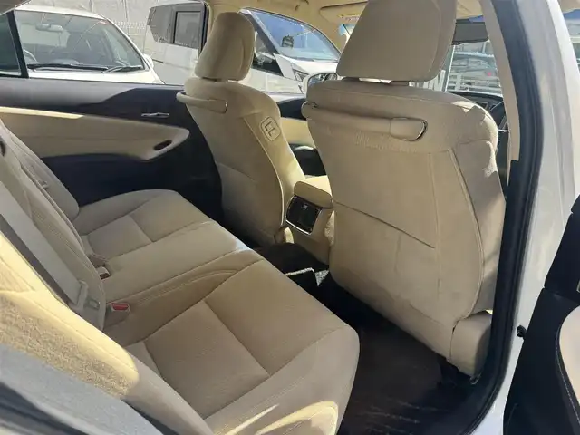 トヨタ クラウン ロイヤル ロイヤルサルーン 兵庫県 2013(平25)年 12.8万km ホワイトパールクリスタルシャイン (株)IDOMが運営する【じしゃロン西宮店】の自社ローン専用車両になります。こちらは現金またはオートローンご利用時の価格です。自社ローンご希望の方は別途その旨お申付け下さい/プッシュスタート/スマートキー/MTモード付AT /パワーシート/パワーステアリング/パワーウィンドウ/ETCビルトイン/純正ナビ/Bluetooth/バックカメラ/フルセグTV/クルーズコントロール/リアサンシェード/コーナーセンサー前後/電格ミラー