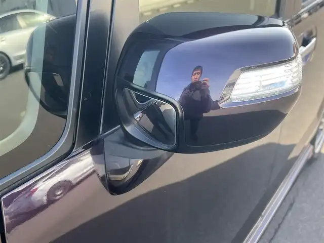 ホンダ Ｎ ＢＯＸ カスタム G SSパッケージ 秋田県 2017(平29)年 7.2万km プレミアムベルベットパープル・パール ４WD/両側パワースライドドア/衝突軽減システム/社外メモリナビ（DVD/CD/BT/AM/FM）/フルセグ（走行中視聴可能）/バックカメラ/ホンダ純正１４インチアルミ（夏タイヤ装着）/スマートキー/アイドリングストップ/プッシュスタート/ステアリングスイッチ/前席シートヒーター/ビルトインETC/純正フロアマット/社外ドアバイザー/オートライト/オートエアコン/パワーステアリング/パワーウィンドウ/横滑り防止/盗難防止装置/寒冷地仕様/電動格納ウィンカーミラー/保証書/取扱説明書/記録簿