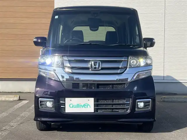 ホンダ Ｎ ＢＯＸ カスタム G SSパッケージ 秋田県 2017(平29)年 7.2万km プレミアムベルベットパープル・パール ４WD/両側パワースライドドア/衝突軽減システム/社外メモリナビ（DVD/CD/BT/AM/FM）/フルセグ（走行中視聴可能）/バックカメラ/ホンダ純正１４インチアルミ（夏タイヤ装着）/スマートキー/アイドリングストップ/プッシュスタート/ステアリングスイッチ/前席シートヒーター/ビルトインETC/純正フロアマット/社外ドアバイザー/オートライト/オートエアコン/パワーステアリング/パワーウィンドウ/横滑り防止/盗難防止装置/寒冷地仕様/電動格納ウィンカーミラー/保証書/取扱説明書/記録簿