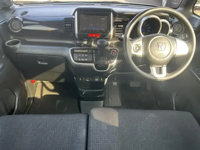 ホンダ Ｎ ＢＯＸ カスタム G SSパッケージ 秋田県 2017(平29)年 7.2万km プレミアムベルベットパープル・パール ４WD/両側パワースライドドア/衝突軽減システム/社外メモリナビ（DVD/CD/BT/AM/FM）/フルセグ（走行中視聴可能）/バックカメラ/ホンダ純正１４インチアルミ（夏タイヤ装着）/スマートキー/アイドリングストップ/プッシュスタート/ステアリングスイッチ/前席シートヒーター/ビルトインETC/純正フロアマット/社外ドアバイザー/オートライト/オートエアコン/パワーステアリング/パワーウィンドウ/横滑り防止/盗難防止装置/寒冷地仕様/電動格納ウィンカーミラー/保証書/取扱説明書/記録簿