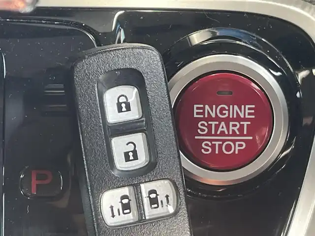 ホンダ Ｎ ＢＯＸ カスタム G SSパッケージ 秋田県 2017(平29)年 7.2万km プレミアムベルベットパープル・パール ４WD/両側パワースライドドア/衝突軽減システム/社外メモリナビ（DVD/CD/BT/AM/FM）/フルセグ（走行中視聴可能）/バックカメラ/ホンダ純正１４インチアルミ（夏タイヤ装着）/スマートキー/アイドリングストップ/プッシュスタート/ステアリングスイッチ/前席シートヒーター/ビルトインETC/純正フロアマット/社外ドアバイザー/オートライト/オートエアコン/パワーステアリング/パワーウィンドウ/横滑り防止/盗難防止装置/寒冷地仕様/電動格納ウィンカーミラー/保証書/取扱説明書/記録簿