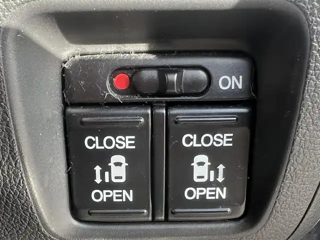 ホンダ Ｎ ＢＯＸ カスタム G SSパッケージ 秋田県 2017(平29)年 7.2万km プレミアムベルベットパープル・パール ４WD/両側パワースライドドア/衝突軽減システム/社外メモリナビ（DVD/CD/BT/AM/FM）/フルセグ（走行中視聴可能）/バックカメラ/ホンダ純正１４インチアルミ（夏タイヤ装着）/スマートキー/アイドリングストップ/プッシュスタート/ステアリングスイッチ/前席シートヒーター/ビルトインETC/純正フロアマット/社外ドアバイザー/オートライト/オートエアコン/パワーステアリング/パワーウィンドウ/横滑り防止/盗難防止装置/寒冷地仕様/電動格納ウィンカーミラー/保証書/取扱説明書/記録簿