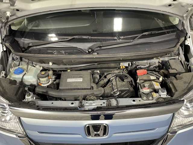 ホンダ Ｎ ＢＯＸ G L ホンダセンシング 沖縄県 2018(平30)年 7.5万km モーニングミストブルーM 禁煙車　/県外仕入　/純正ナビ　/（Ｂｌｕｅｔｏｏｔｈ接続　ＣＤ　ＤＶＤ再生）　/パワースライドドア/ホンダセンシング　/クルーズコントロール/衝突軽減ブレーキ　/誤発進抑制機能　/車線逸脱抑制機能　　/バックカメラ　/コーナーセンサー/ＥＴＣ　/ＬＥＤヘッドライト　/オートライト/純正フロア