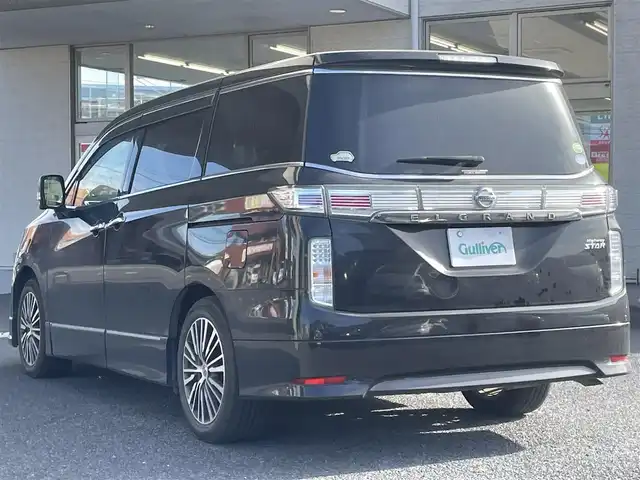 日産 エルグランド 250ハイウェイスターS 茨城県 2017(平29)年 14.3万km ファントムブラック 純正ナビ/地デジテレビ/DISC/AM/FM/AUX/フリップダウンモニター/アラウンドビューモニター/クルーズコントロール/100V電源/ビルトインETC/前方ドライブレコーダー/ステアリングリモコン/オートライト/フォグランプ/片側パワースライドドア/プッシュスタート