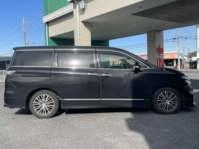 日産 エルグランド 250ハイウェイスターS 茨城県 2017(平29)年 14.3万km ファントムブラック 純正ナビ/地デジテレビ/DISC/AM/FM/AUX/フリップダウンモニター/アラウンドビューモニター/クルーズコントロール/100V電源/ビルトインETC/前方ドライブレコーダー/ステアリングリモコン/オートライト/フォグランプ/片側パワースライドドア/プッシュスタート