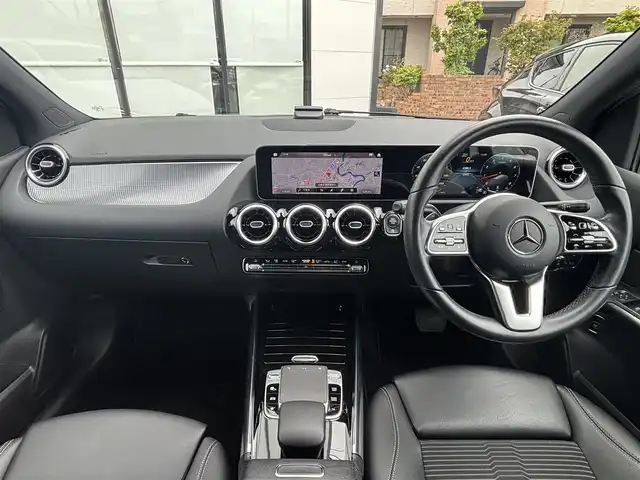 メルセデス・ベンツ Ｂ１８０ 宮城県 2019(令1)年 4.3万km ポーラホワイト 走行距離：42604km/純正ナビ/ドライブレコ―ダー/ＥＴＣ2.0/追従走行（クルーズコントロール）/ＷＡＣ/純正アルミホイール/シートキネティック/シートヒーター/パーキングホールド/道路標識アシスト/ＢＳＭ/夏タイヤ/Bluetooth/バックカメラ/前後コーナーセンサー/エアロ（サイド）/純正フロアマット