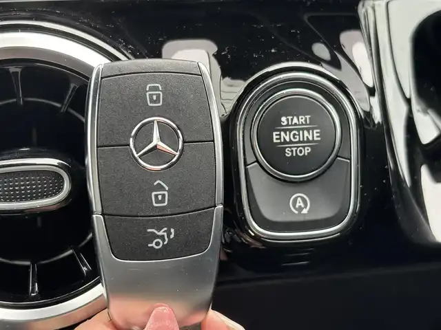 メルセデス・ベンツ Ｂ１８０ 宮城県 2019(令1)年 4.3万km ポーラホワイト 走行距離：42604km/純正ナビ/ドライブレコ―ダー/ＥＴＣ2.0/追従走行（クルーズコントロール）/ＷＡＣ/純正アルミホイール/シートキネティック/シートヒーター/パーキングホールド/道路標識アシスト/ＢＳＭ/夏タイヤ/Bluetooth/バックカメラ/前後コーナーセンサー/エアロ（サイド）/純正フロアマット