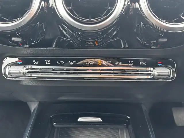 メルセデス・ベンツ Ｂ１８０ 宮城県 2019(令1)年 4.3万km ポーラホワイト 走行距離：42604km/純正ナビ/ドライブレコ―ダー/ＥＴＣ2.0/追従走行（クルーズコントロール）/ＷＡＣ/純正アルミホイール/シートキネティック/シートヒーター/パーキングホールド/道路標識アシスト/ＢＳＭ/夏タイヤ/Bluetooth/バックカメラ/前後コーナーセンサー/エアロ（サイド）/純正フロアマット