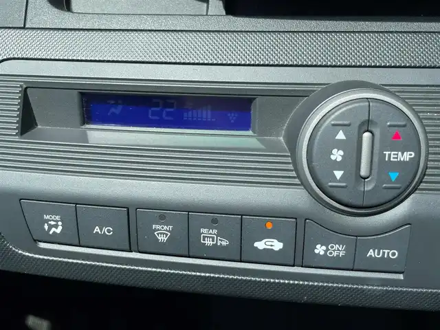 ホンダ フリード Gエアロ 福岡県 2014(平26)年 4.7万km スーパープラチナメタリック ・純正ナビ/　（ワンセグテレビ/バックカメラ/Bluetooth接続）/・ETC/・クルーズコントロール/・ドアバイザー/・片側パワースライドドア/・ウィンカーミラー/・電格ミラー/・ECON/・ワイパーデアイサー/・横滑り防止装置/・純正マット/・サマータイヤ　純正ホイール　車載　185/65R/15