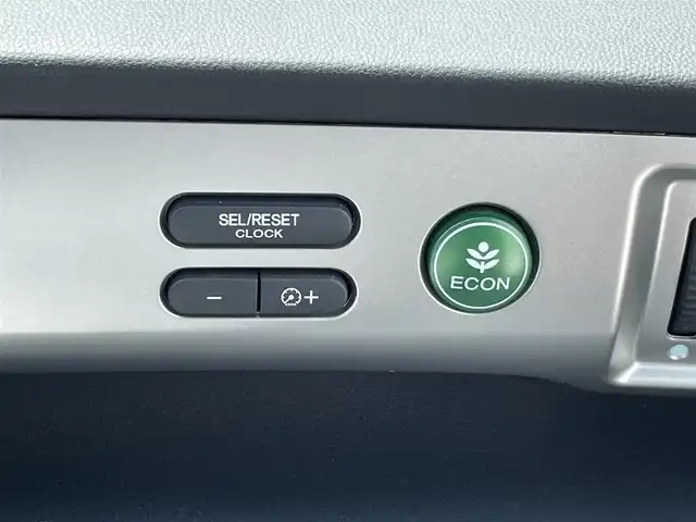 ホンダ フリード Gエアロ 福岡県 2014(平26)年 4.7万km スーパープラチナメタリック ・純正ナビ/　（ワンセグテレビ/バックカメラ/Bluetooth接続）/・ETC/・クルーズコントロール/・ドアバイザー/・片側パワースライドドア/・ウィンカーミラー/・電格ミラー/・ECON/・ワイパーデアイサー/・横滑り防止装置/・純正マット/・サマータイヤ　純正ホイール　車載　185/65R/15