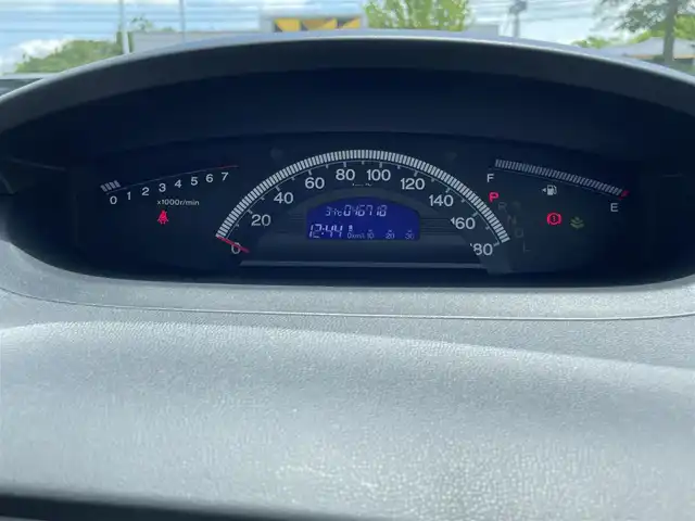 ホンダ フリード Gエアロ 福岡県 2014(平26)年 4.7万km スーパープラチナメタリック ・純正ナビ/　（ワンセグテレビ/バックカメラ/Bluetooth接続）/・ETC/・クルーズコントロール/・ドアバイザー/・片側パワースライドドア/・ウィンカーミラー/・電格ミラー/・ECON/・ワイパーデアイサー/・横滑り防止装置/・純正マット/・サマータイヤ　純正ホイール　車載　185/65R/15