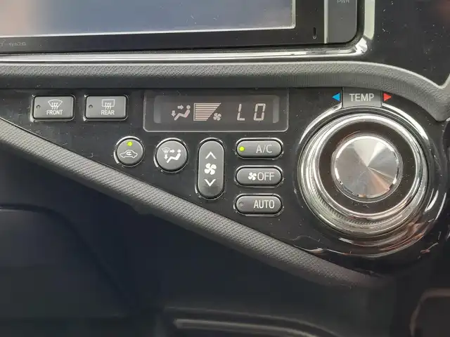 トヨタ アクア G G’s 東京都 2014(平26)年 5.2万km ライムホワイトパールクリスタルシャイン 純正ナビ/純正アルミホイール/ETC/LEDヘッドライト/ハーフレザーシート/前席シートヒーター/純正フロアマット/フルセグテレビ/プッシュスタート/キーレスエントリー/バックカメラ/Bluetooth