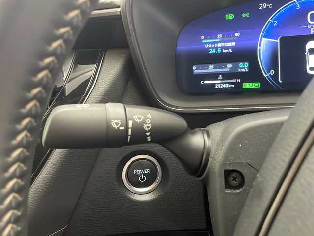 トヨタ カローラ ハイブリット ダブルバイビー 宮崎県 2023(令5)年 2.2万km プラチナホワイトパールマイカ Toyota Safety Sense/〇プリクラシュセーフティ/〇レーンディパーチャーアラート/〇ブラインドスポットモニター/〇リアクロストラフィックアラート/〇プロアクティブドライビングアシスト/〇パーキングサポートブレーキ/〇安心降車アシスト/〇ロードサインアシスト/〇オートマチックハイビーム/〇レーダークルーズコントロール/〇クリアランスソナー/純正9インチディスプレイオーディオ/ナビ機能/フルセグTV/バックカメラ/ハーフレザーシート/LEDヘッドライト/ビルトインETC2.0/純正17インチAW/スマートキー×２/保証書/取扱説明書
