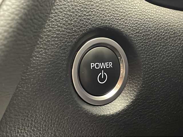トヨタ カローラ ハイブリット ダブルバイビー 宮崎県 2023(令5)年 2.2万km プラチナホワイトパールマイカ Toyota Safety Sense/〇プリクラシュセーフティ/〇レーンディパーチャーアラート/〇ブラインドスポットモニター/〇リアクロストラフィックアラート/〇プロアクティブドライビングアシスト/〇パーキングサポートブレーキ/〇安心降車アシスト/〇ロードサインアシスト/〇オートマチックハイビーム/〇レーダークルーズコントロール/〇クリアランスソナー/純正9インチディスプレイオーディオ/ナビ機能/フルセグTV/バックカメラ/ハーフレザーシート/LEDヘッドライト/ビルトインETC2.0/純正17インチAW/スマートキー×２/保証書/取扱説明書
