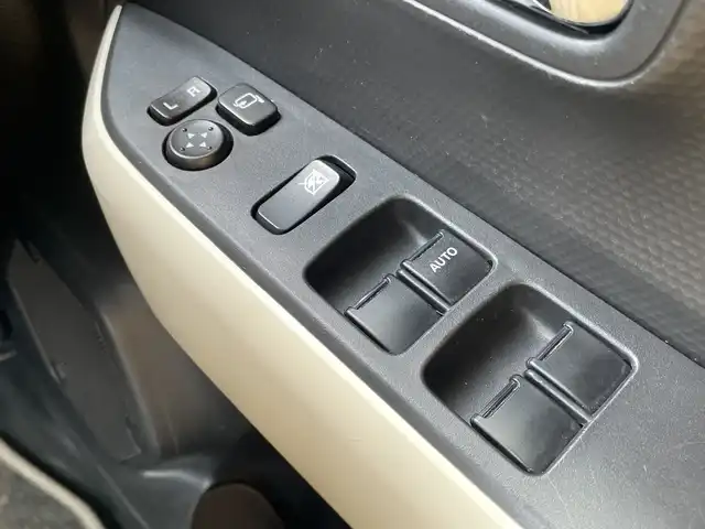 スズキ クロスビー HYBRID MZ 千葉県 2019(平31)年 5.4万km キャラバンアイボリーパールメタリック/ホワイト 2トーンルーフ 純正8インチナビ/(フルセグTV/BT/CD/DVD/FM/AM)/バックカメラ/ドライブレコーダー前後/衝突被害軽減システム/車線逸脱警報/クルーズコントロール/横滑り防止装置/ETC/ドライブレコーダー/アイドリングストップ/LEDヘッドライト/フォグランプ/オートライト/ウィンカーミラー/電動格納ミラー/純正16インチAW/シートヒーター/シートリフター/プッシュスタート/スマートキー/フロアマット/ドアバイザー/スペアキー/取扱説明書/保証書