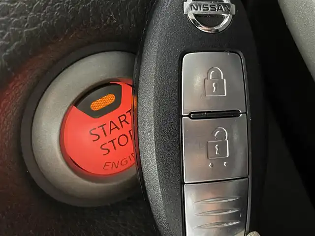 日産 キューブ 15X インディゴ+プラズマ 茨城県 2012(平24)年 8.2万km ビターショコラ 純正ナビ/Bluetooth/フルセグ/CD/DVD/AM/FM/ETC/キセノンヘッドライト/盗難防止装置/スマートキー/スペアキー/オートエアコン/ドアバイザー