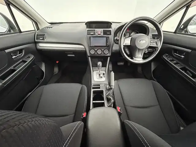 スバル インプレッサ スポーツ 2．0i アイサイト 道央・札幌 2013(平25)年 7.4万km サテンホワイトパール ・４WD/・純正ディーラーOPナビ/　CD/DVD/SD/BT/フルセグ/・バックカメラ/・ETC/・アイサイト/・レーダークルーズコントロール/・レーンキープアシスト/・アイドリングストップ/・キセノンライト/・フォグライト/・プッシュスタート/・スマートキー/・純正フロアマット/・ドアバイザー