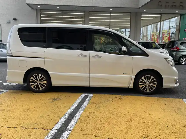 日産 セレナ HWS S HV Vセレ +SeftyⅡ 静岡県 2016(平28)年 5.6万km ブリリアントホワイトパール 社外ナビ/フルセグTV/DVD/CD/SD/MSV/BT/純正フリップダウンモニター/スマートルームミラー/全方位カメラ/両側パワースライドドア/クルーズコントロール/衝突軽減ブレーキ/レーンキープアシスト/前後コーナーセンサー/LEDヘッドライト/ビルトインETC/TVキャンセラー/前方ドライブレコーダー/純正16インチAW/取扱説明書/ナビ取扱説明書