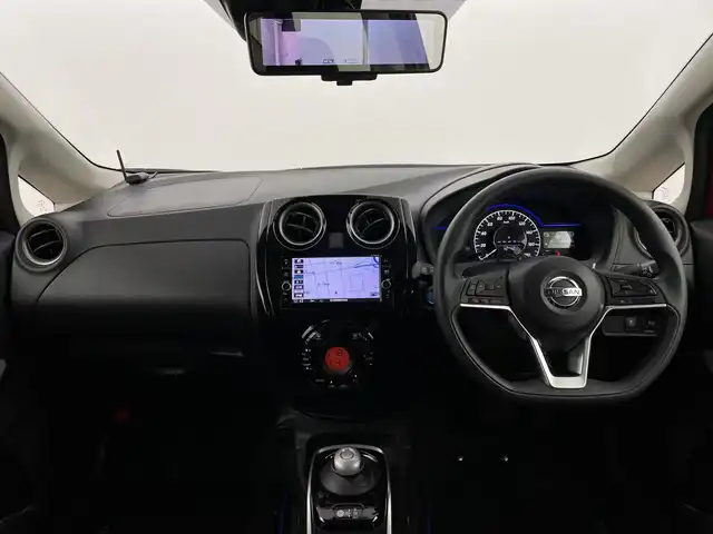 日産 ノート e－パワー X 新潟県 2018(平30)年 3.4万km ガーネットレッド 純正ナビ/　　フルセグ/CD/DVD/BT/アラウンドビューモニター/レーダークルーズコントロール/オートライト/純正15インチアルミホイール/ステアリングスイッチ/デジタルインナーミラー/スマートキー/ETC