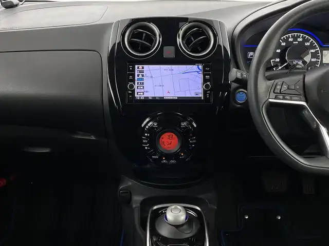 日産 ノート e－パワー X 新潟県 2018(平30)年 3.4万km ガーネットレッド 純正ナビ/　　フルセグ/CD/DVD/BT/アラウンドビューモニター/レーダークルーズコントロール/オートライト/純正15インチアルミホイール/ステアリングスイッチ/デジタルインナーミラー/スマートキー/ETC