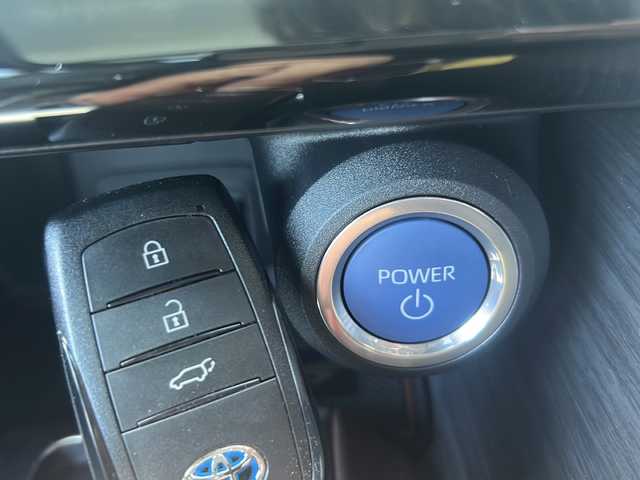 トヨタ ハリアー ハイブリッド Z レザーパッケージ 千葉県 2020(令2)年 1.7万km プレシャスブラックパール ワンオーナー/パノラマルーフ/デジタルインナーミラー/ブラインドスポットモニター/パノラミックビューモニター/JBLサウンド/Toyota　Safety　Sense/・プリクラッシュセーフティ/・レーダークルーズコントロール/・アダプティブハイビームシステム/・ロードサインアシスト/・プロアクティブドライビングアシスト/純正12.3インチディスプレイオーディオ/・フルセグTV/・Bluetooth/・AM/FM/・USB/・AUX/・Apple　CarPay/・Android Auto/・Mirast/レザーシート/ハンドルヒーター/D/Nパワーシート/D/Nシートヒーター/D/Nシートクーラー/パワーバックドア/純正フロアマット/純正19インチAW/LEDヘッドライト/３６０度ドライブレコーダー【ZDR-037】/後方ドライうレコーダー/ETC2.0/スマートキー/スペアキー/取扱説明書/保証書