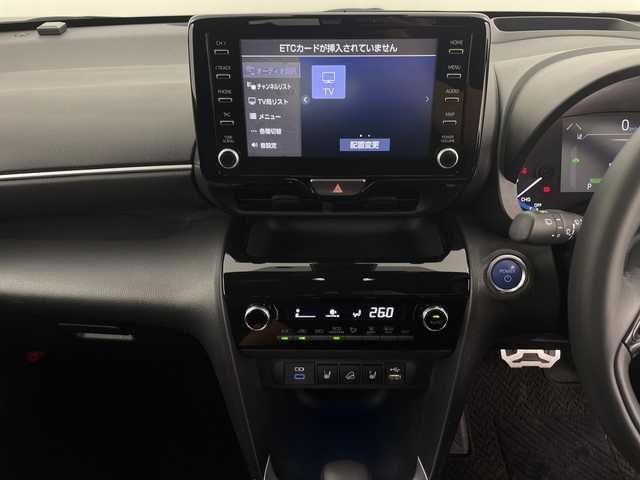 トヨタ ヤリスクロス ハイブリッド Z 新潟県 2023(令5)年 3.4万km ブラックマイカ/プラチナホワイトパールマイカ 4WD/トヨタセーフティセンス/デジタルインナーミラー/ヘッドアップディスプレイ/純正ナビ/Bluetooth/フルセグTV/バックカメラ/サイドカメラ/パワーバックドア/レーダークルーズコントロール/LEDオートライト/フォグランプ/オートハイビーム/ハーフレザーシート/シートヒーター/純正18インチアルミホイール/ステアリングリモコン/ステアリングヒーター/レーントレーシングアラート/クリアランスソナー/電格ミラー/ウィンカーミラー/ドラレコ/スマートキー/ビルトインETC