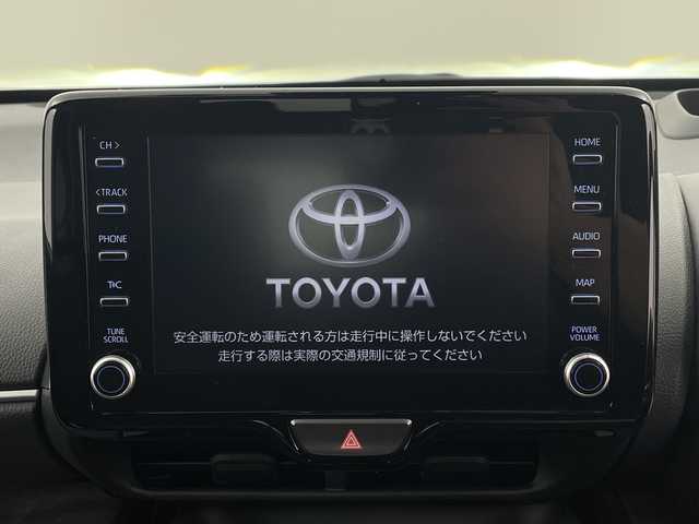 トヨタ ヤリスクロス ハイブリッド Z 新潟県 2023(令5)年 3.4万km ブラックマイカ/プラチナホワイトパールマイカ 4WD/トヨタセーフティセンス/デジタルインナーミラー/ヘッドアップディスプレイ/純正ナビ/Bluetooth/フルセグTV/バックカメラ/サイドカメラ/パワーバックドア/レーダークルーズコントロール/LEDオートライト/フォグランプ/オートハイビーム/ハーフレザーシート/シートヒーター/純正18インチアルミホイール/ステアリングリモコン/ステアリングヒーター/レーントレーシングアラート/クリアランスソナー/電格ミラー/ウィンカーミラー/ドラレコ/スマートキー/ビルトインETC